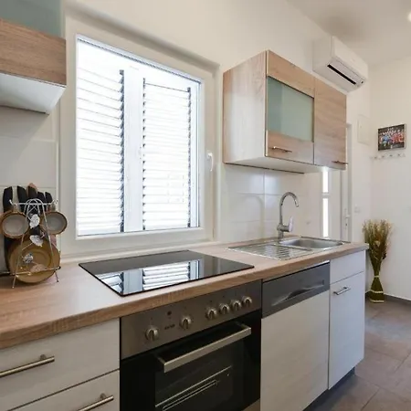 With A Parking Space - Diklo, - 22555 Apartman