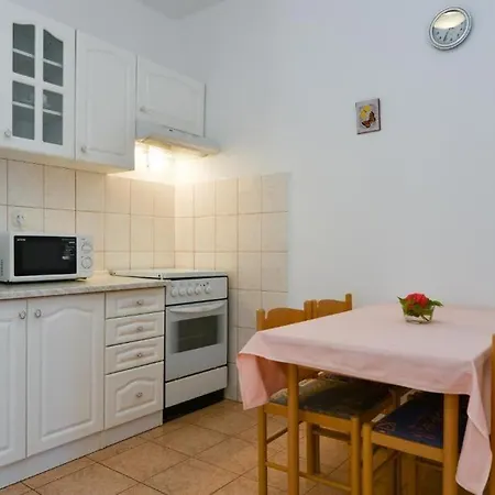 With A Parking Space - Diklo, - 22555 *