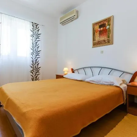 With A Parking Space - Diklo, - 22555 Apartman Zára