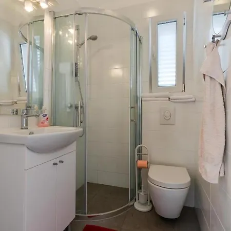 With A Parking Space - Diklo, - 22555 Apartman Zára