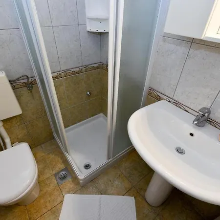 With A Parking Space - Diklo, - 22555 Apartman Zára